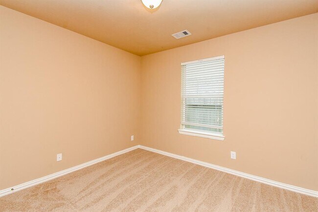 Building Photo - 26923 Glacier Creek Dr