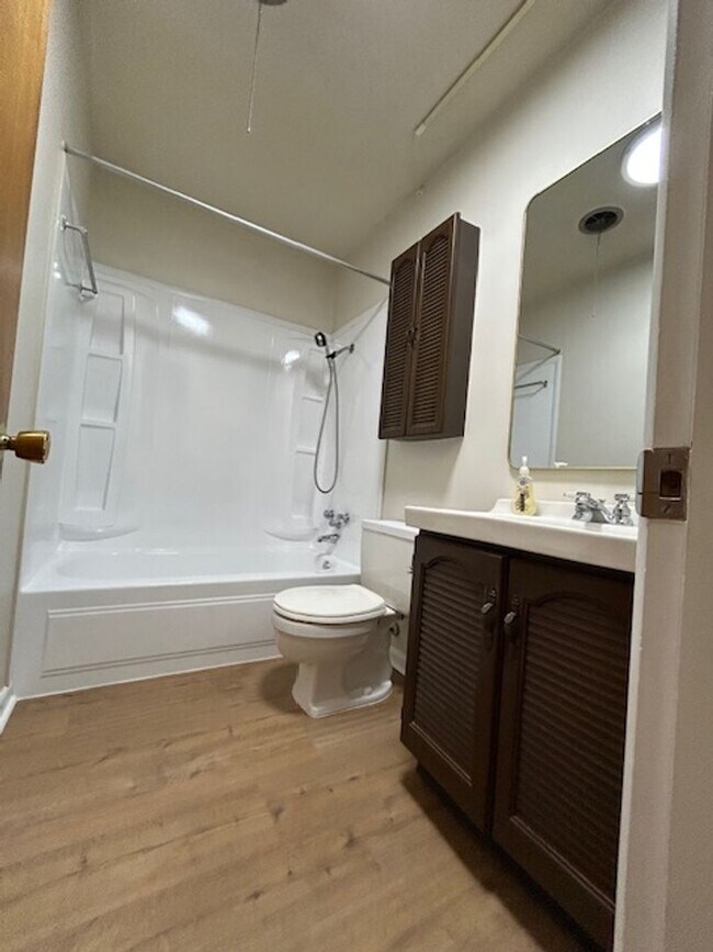 Building Photo - 5205 Nelbrook Dr