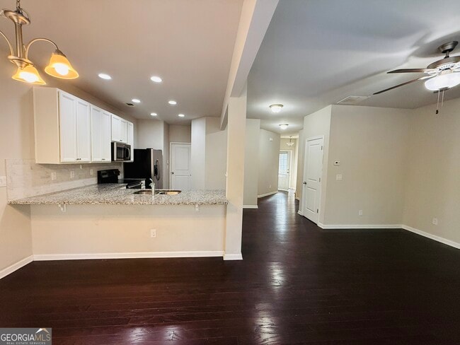 Building Photo - 256 Highland Pointe Cir E