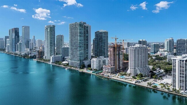 Building Photo - 555 NE 34th St