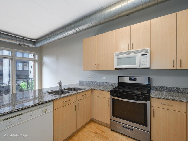 Building Photo - 1155 W Madison St