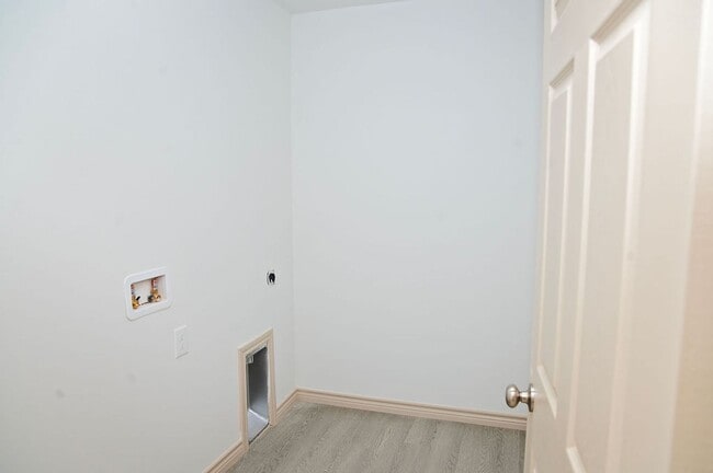 Building Photo - New Construction, Move-In Ready, Pets Welcome!