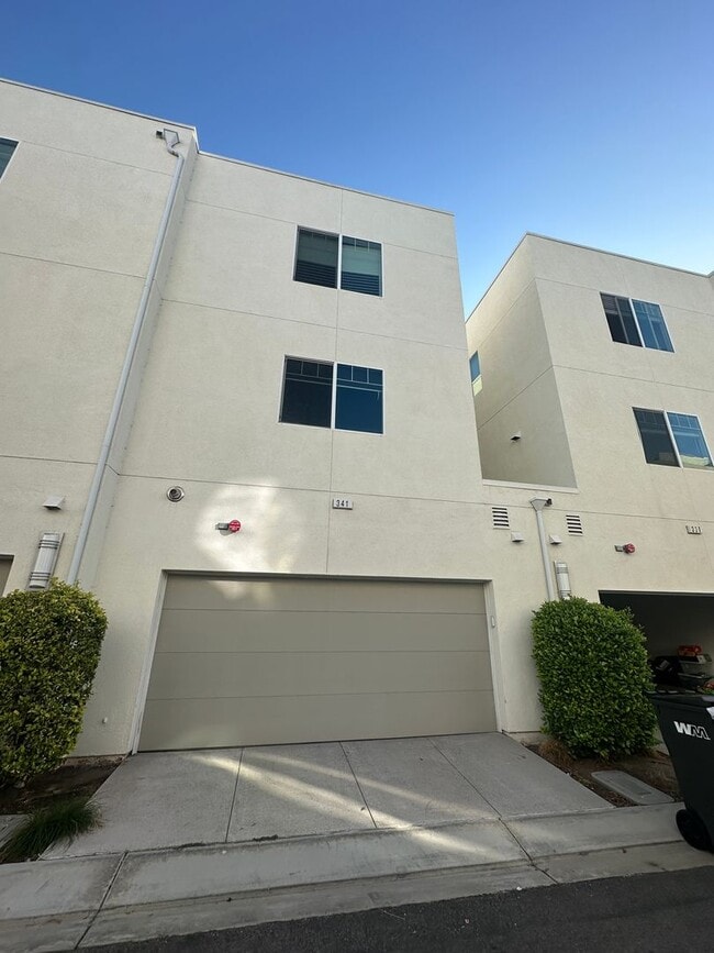 Building Photo - Rooms for Rent in Irvine's Great Park