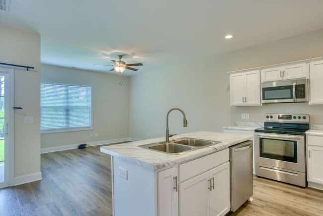 Building Photo - 329 S Stingray Ln