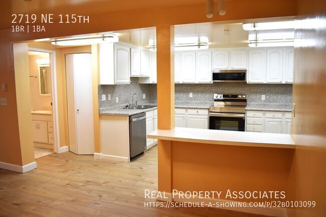 Building Photo - Spacious Apartment in Lake City