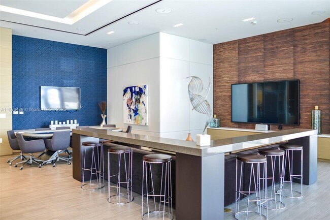 Building Photo - 17111 Biscayne Blvd