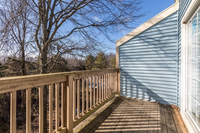 Building Photo - 5033 Beech Ct