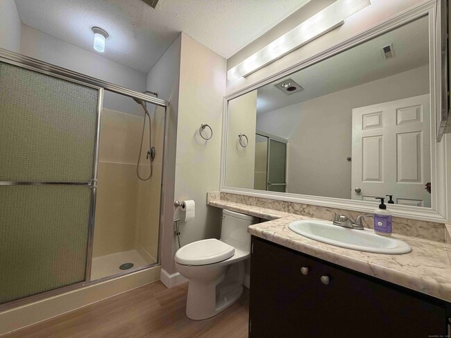 Building Photo - 6 Tunxis Village