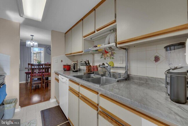 Building Photo - 89 Doe Ct