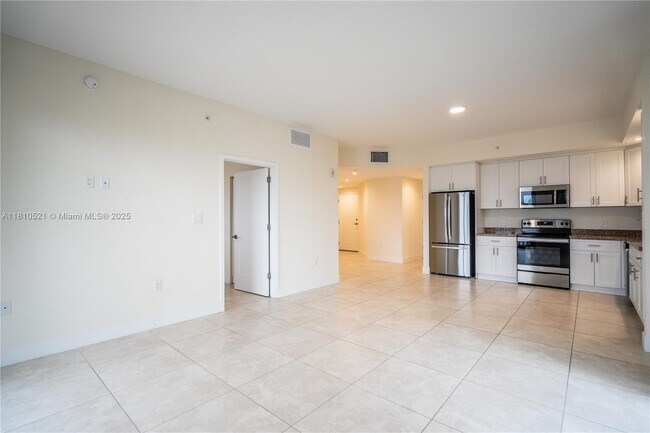 Building Photo - 1091 Galiano St