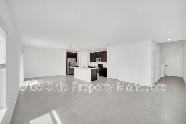 Building Photo - 1623 Reservoir Pl