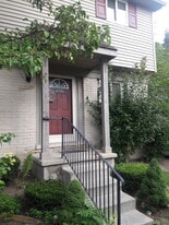 Building Photo - 2300 Orchard Crest St