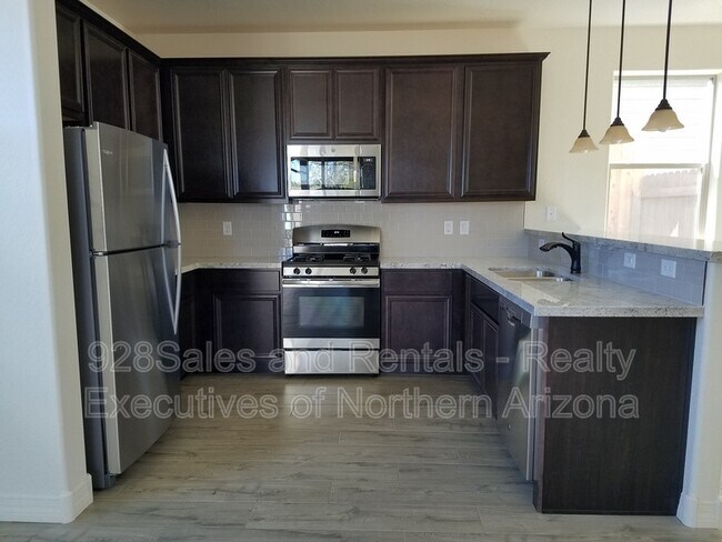 Building Photo - 2595 W Pollo Cir