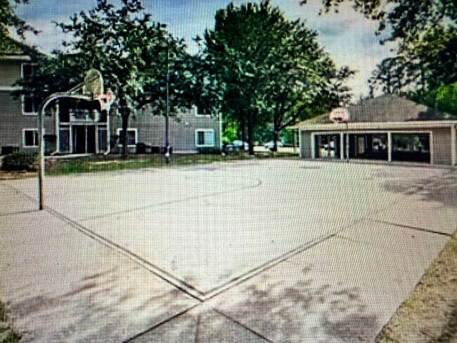 Building Photo - 4000 SW 23rd St