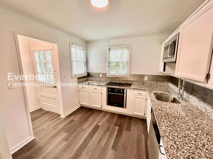 Building Photo - 1738 Duke Rd