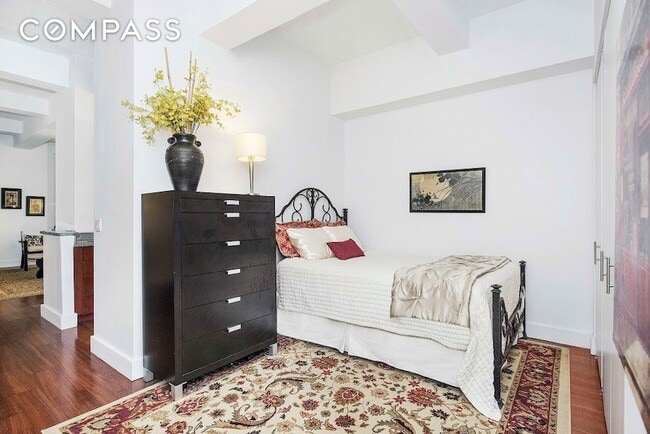 Building Photo - 80 John St