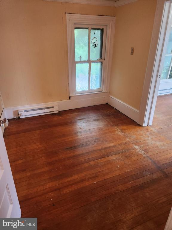 Building Photo - 322 S Maple Ave