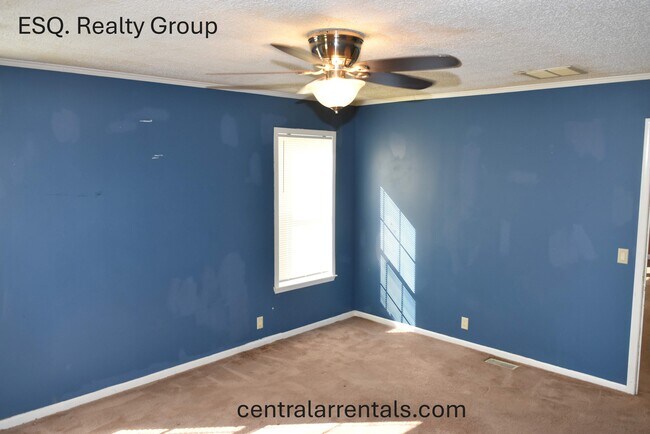 Building Photo - 16801 Cornfield Dr
