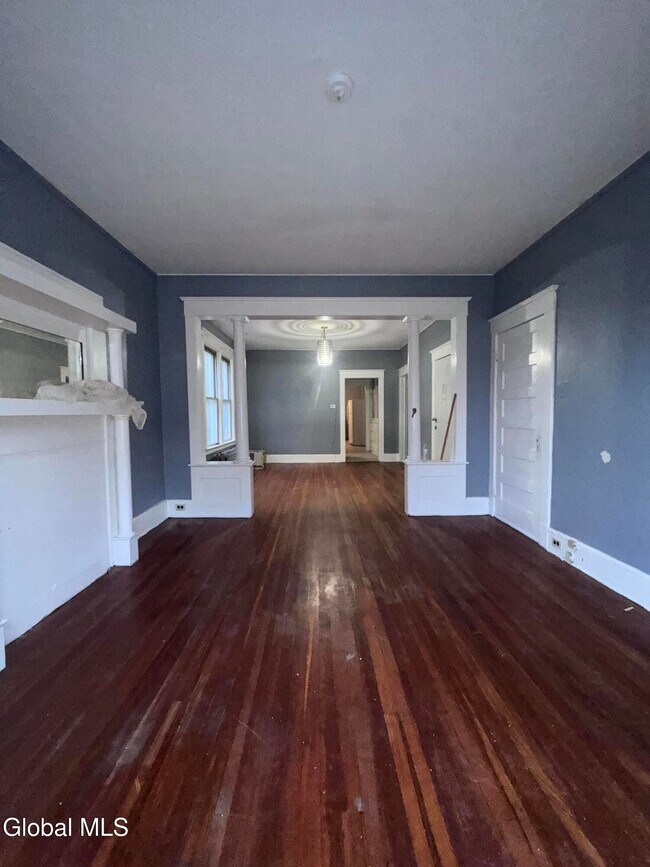 Building Photo - 254 Sheridan Ave
