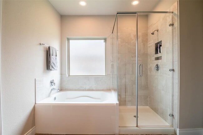 Building Photo - 31219 Gullwing Manor Dr