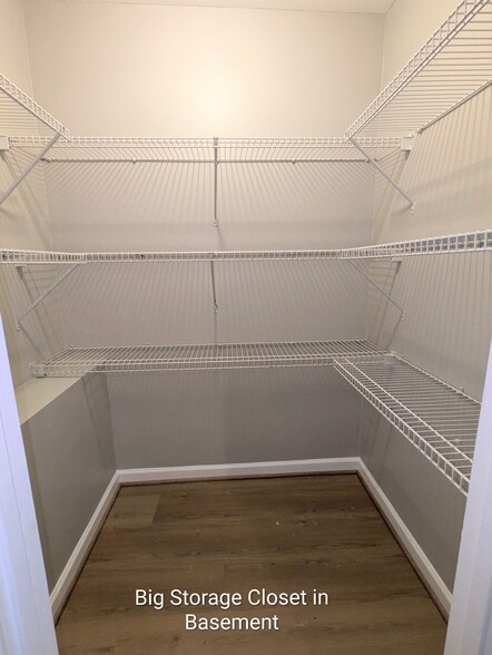 Closet - 7114 Ladd Cir