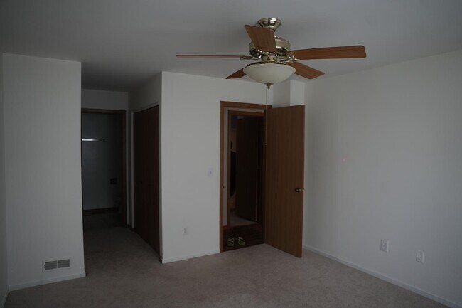 Building Photo - 22115 Pasadena Ln