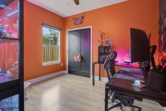 Building Photo - 197 W 1st Ave