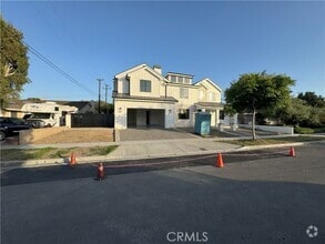 Building Photo - 3312 Kenilworth Dr