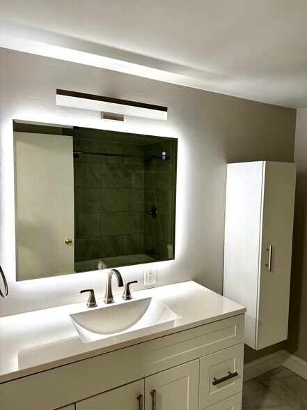 Building Photo - 11 Wild Oaks Rd