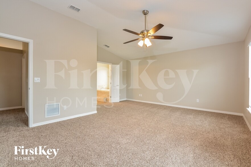 Building Photo - 1400 Broken Pine Rd