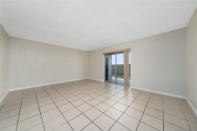Building Photo - 525 Conway Rd