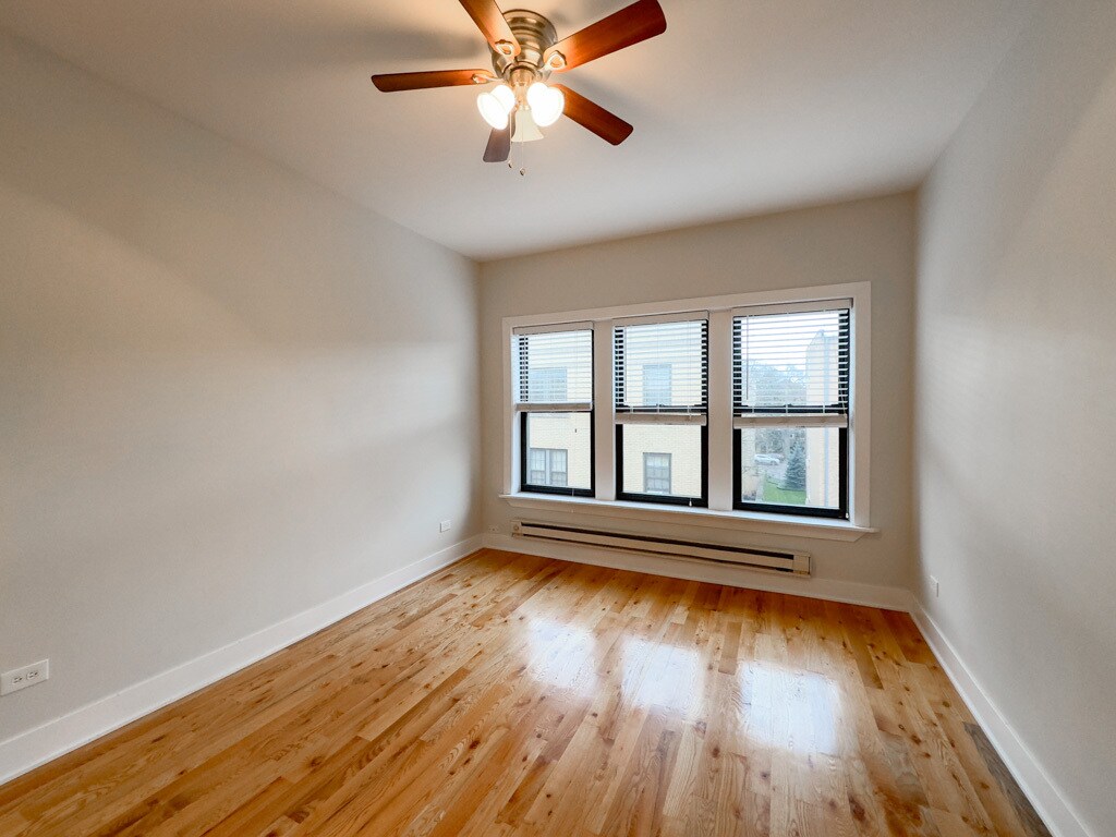 Building Photo - 1322 Oak Ave
