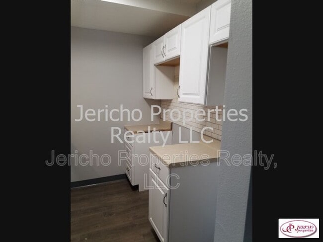 Building Photo - 1855 Independence St