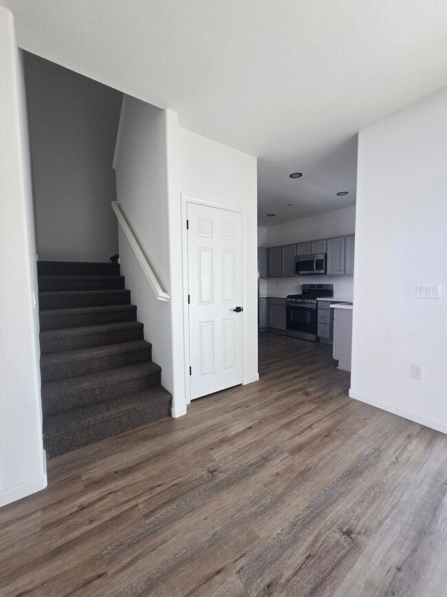 Building Photo - 3 BR 2 BA available Now