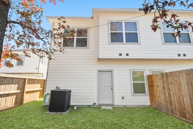 Building Photo - 8302 Tidwell Rd