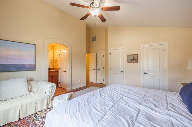 Building Photo - Beautiful Home in the Heart of Eagle