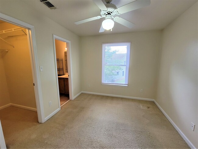 Building Photo - 3 bedroom town home available for rent right away, renting for $1800, includes privacy fenced yar...
