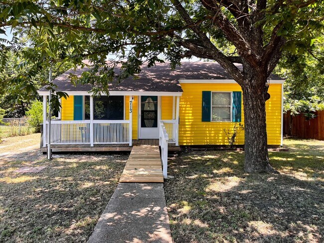 Primary Photo - The Happy Yellow House