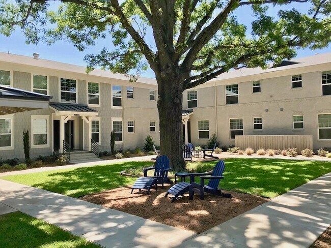 Building Photo - 6304 Prospect Ave