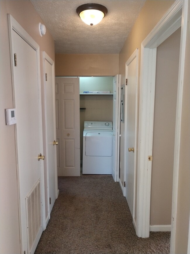 Building Photo - 709 Littlebrook Rd