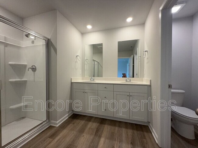 Building Photo - 3219 Bailey Lk Dr