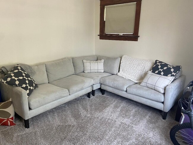 Building Photo - 1618 Micheltorena St