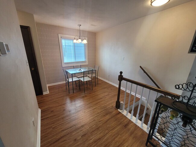 Building Photo - 2 Bedroom, 2.5 Bath Condo with with Ocean ...