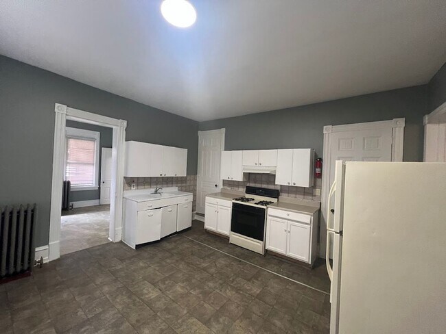 Building Photo - 405 Green Terrace