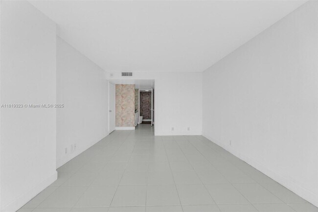 Building Photo - 1901 Brickell Ave