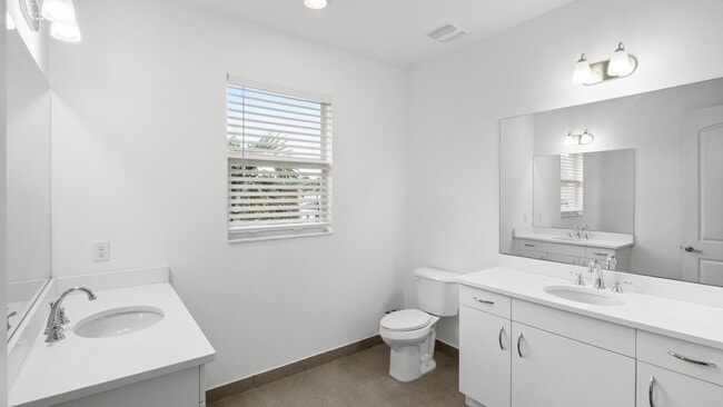 Building Photo - 6919 Pines Cir