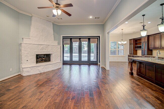 Building Photo - 158 N Almondell Way
