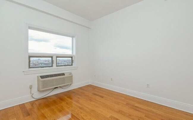 Primary Photo - 809-815 22nd St