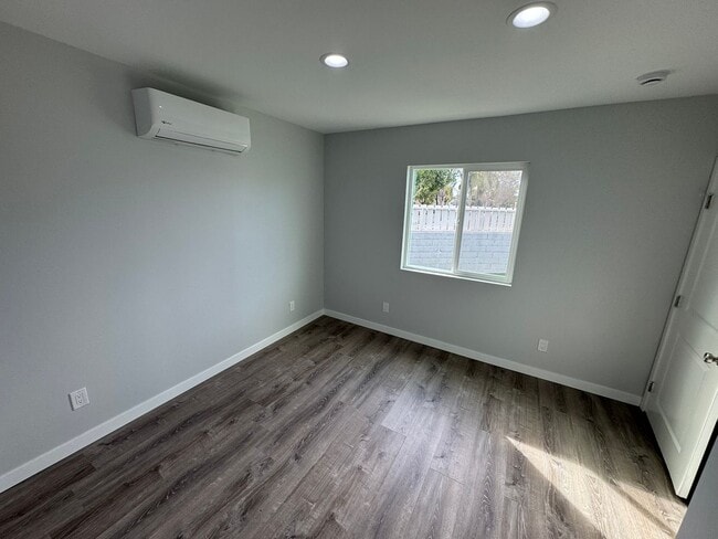 Building Photo - Modern & Newly Renovated 2-Bed, 1-Bath Unit in National City!