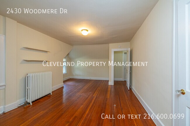Building Photo - 2430 Woodmere Dr